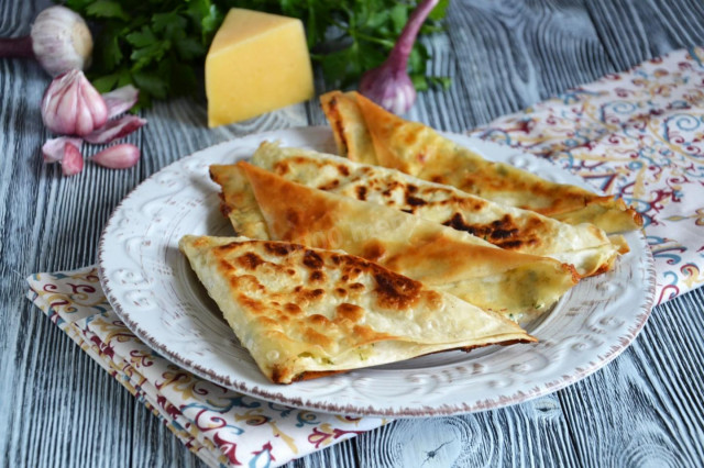 Lavash envelopes with cheese