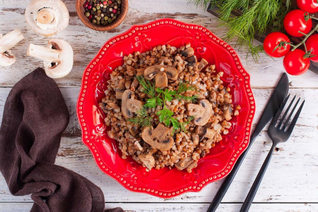 Buckwheat with mushrooms and onions