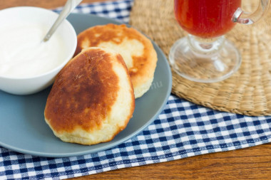 Crumpets with milk