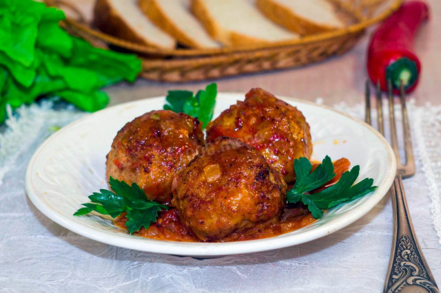 Meatballs without rice with gravy in the oven