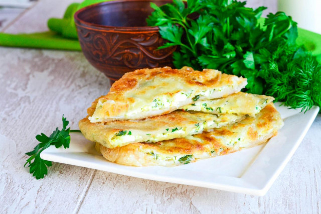 Moldavian placinds with cottage cheese