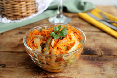 Salad with carrots and pickles