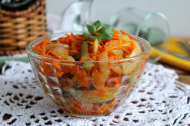 Salad with carrots and pickles