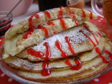 Pancakes on semolina with yeast