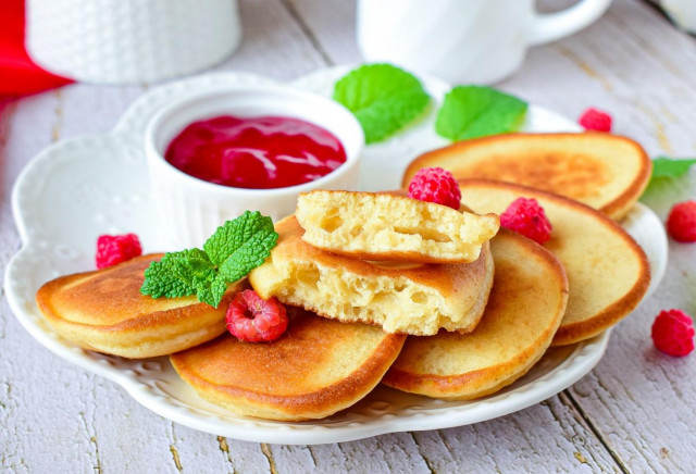 Fluffy pancakes with powdered milk