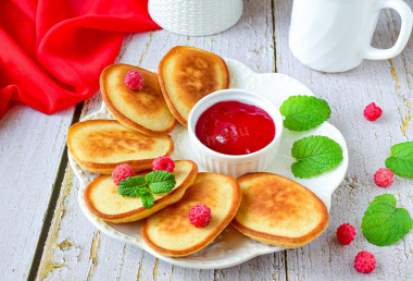 Fluffy pancakes with powdered milk