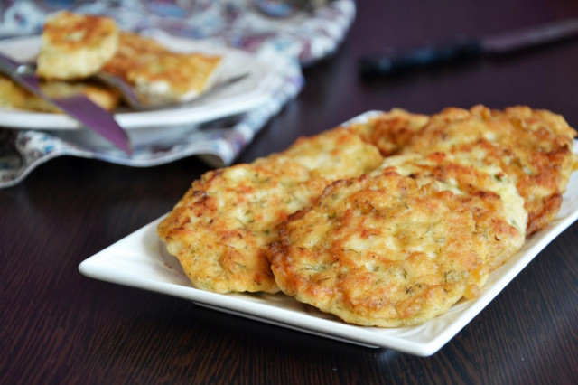 Chopped chicken cutlets with starch