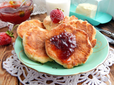Cottage cheese pancakes in a frying pan