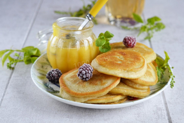 Pancakes on water without yeast fluffy