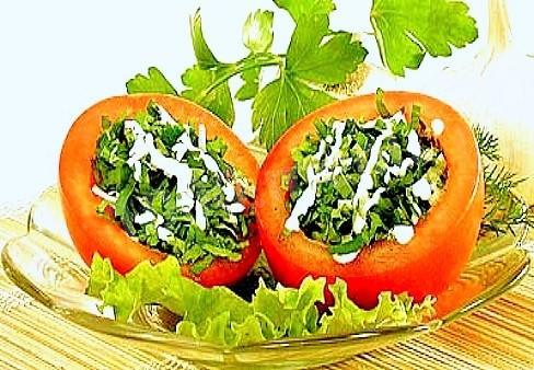Tomatoes stuffed with garlic and parsley