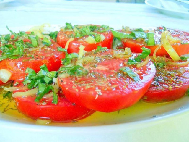 Summer salad of fresh tomatoes