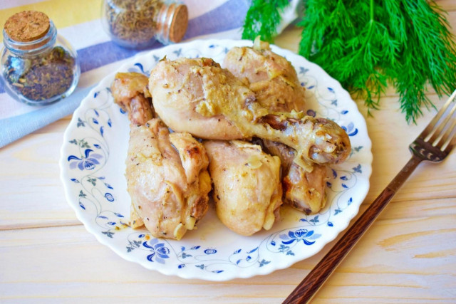 Chicken drumstick in a slow cooker