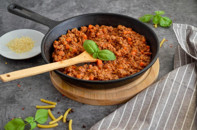 Bolognese sauce with minced meat