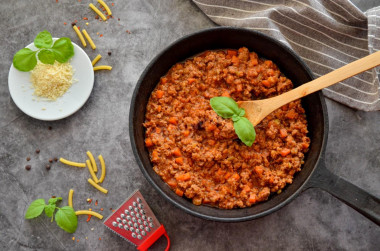 Bolognese sauce with minced meat