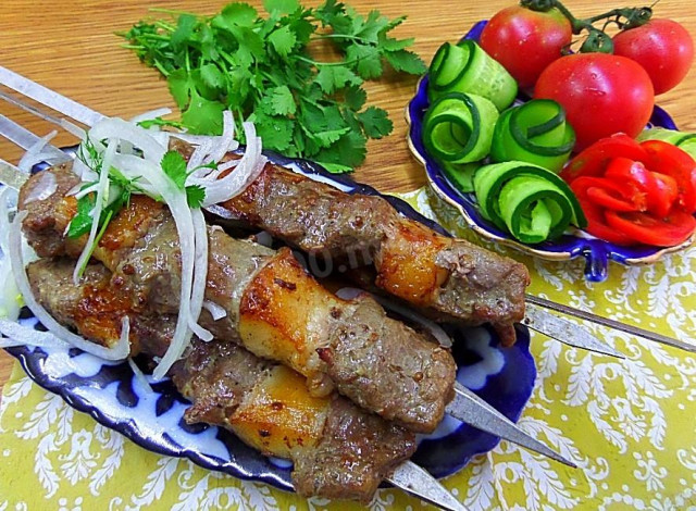 Beef kebab to make the meat soft on the grill