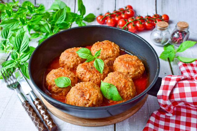 Classic meatballs in a frying pan