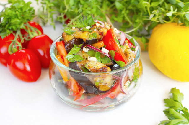 Eggplant salad of bell peppers and tomatoes with garlic