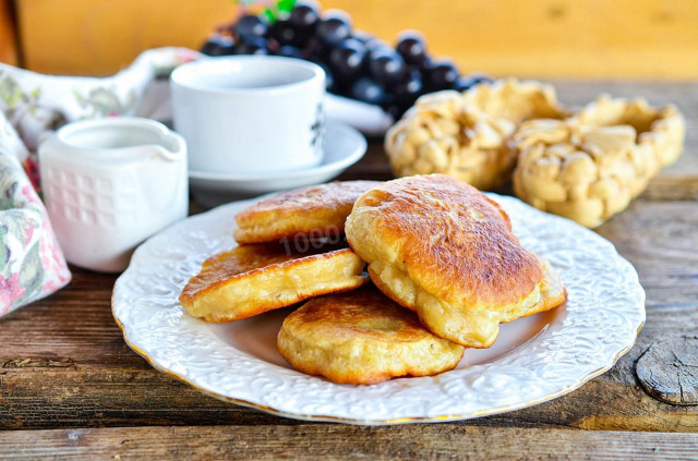 Sour pancakes with fluffy yeast