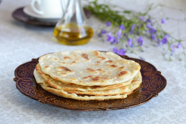 Flatbread without filling in a pan