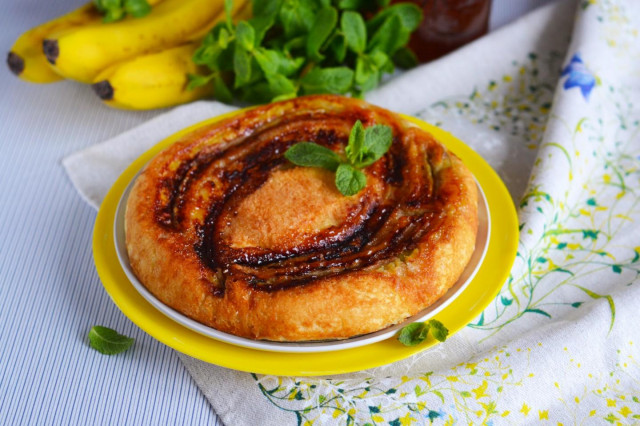 Banana pie in a frying pan