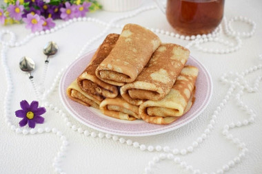 Pancakes with banana filling