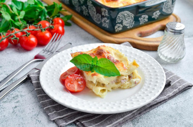 Lasagna with chicken mushrooms and bechamel sauce
