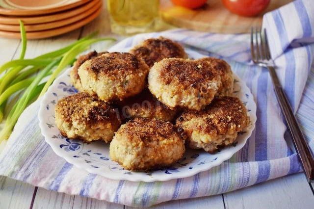 Minced meat cutlets with semolina