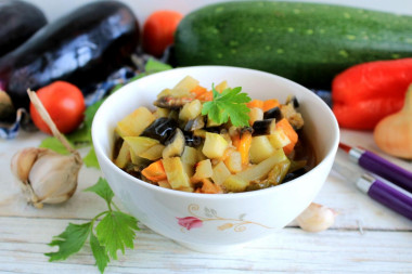 Stewed vegetables with eggplant and zucchini