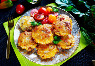 Minced meat in batter in a frying pan