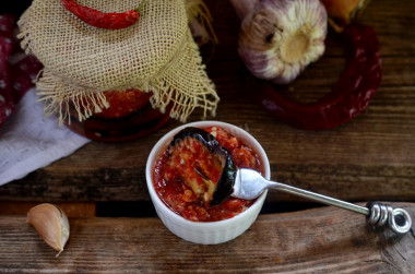 Spicy eggplant for winter snack