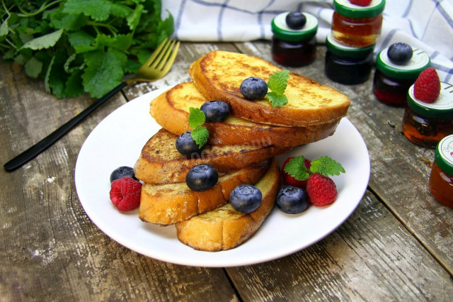 Classic French toast with egg for breakfast