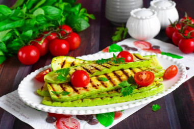 Grilled zucchini in a frying pan without oil