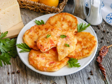 Mini pizza in a frying pan