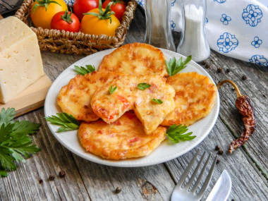 Mini pizza in a frying pan