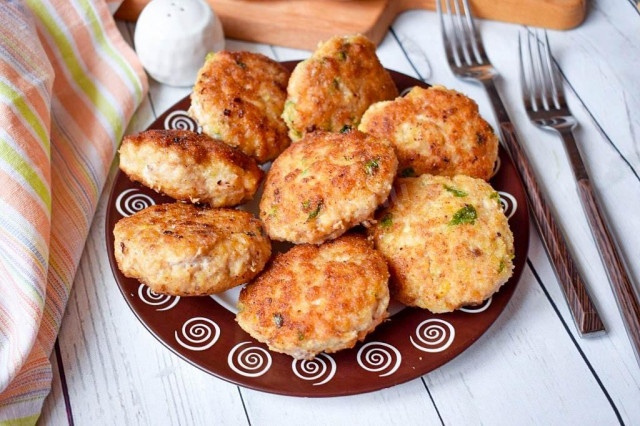 Chicken cutlets with herbs