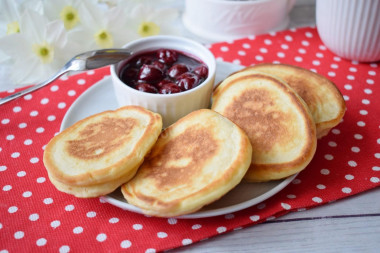 Pancakes in a hurry without yeast