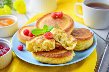 Pancakes on kefir in a frying pan are lush