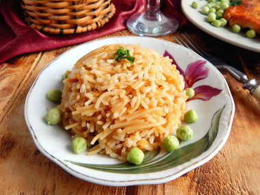 Turkish rice with noodles