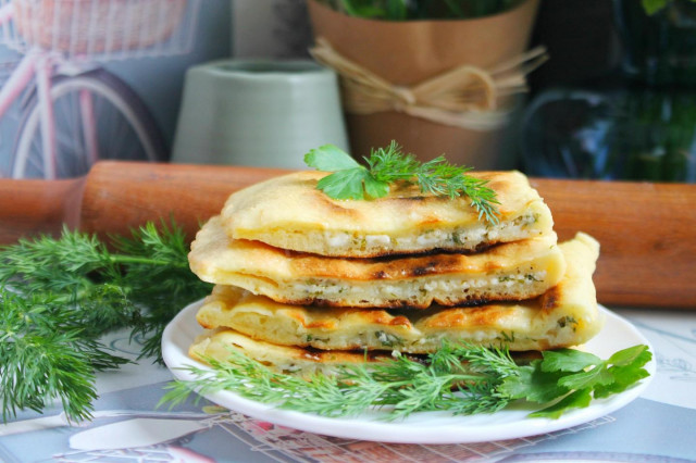 Chepalgash with cottage cheese and herbs