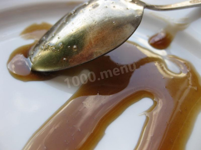 Honey and mustard sauce with vinegar and olive oil