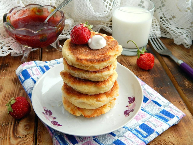 Fluffy pancakes on sour kefir