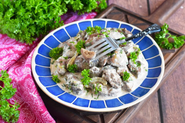 Chicken liver in cream