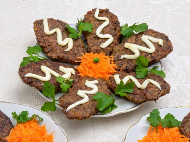Liver pancakes with carrots