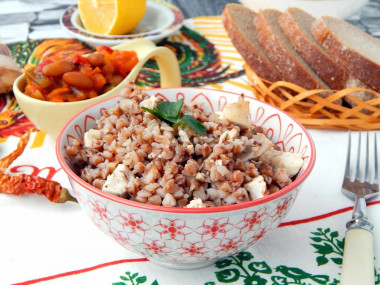 Buckwheat pilaf with chicken in a frying pan