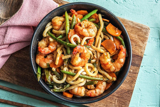 Udon with shrimp and vegetables