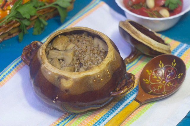 Buckwheat with mushrooms in a pot