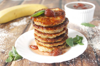 Oatmeal pancakes with banana