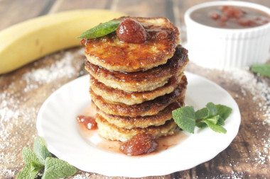 Oatmeal pancakes with banana