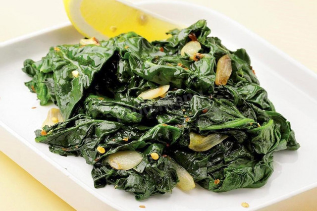 Stewed spinach