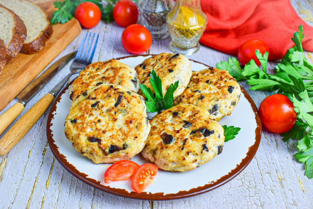 Chicken cutlets with mushrooms